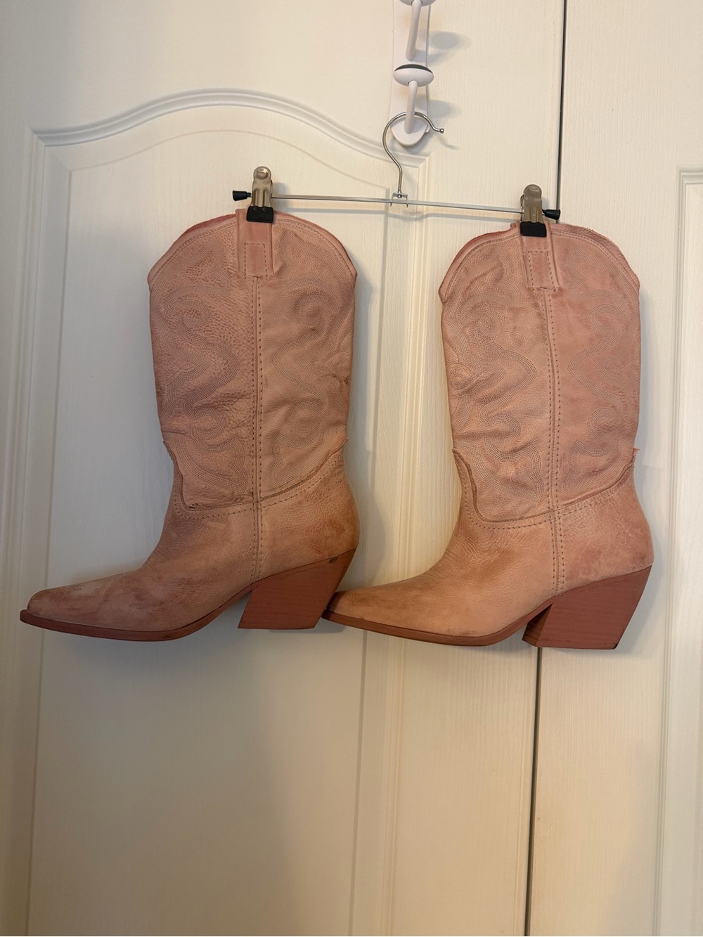 Steve Madden Blush Pink Suede Western distressed Heeled Boots